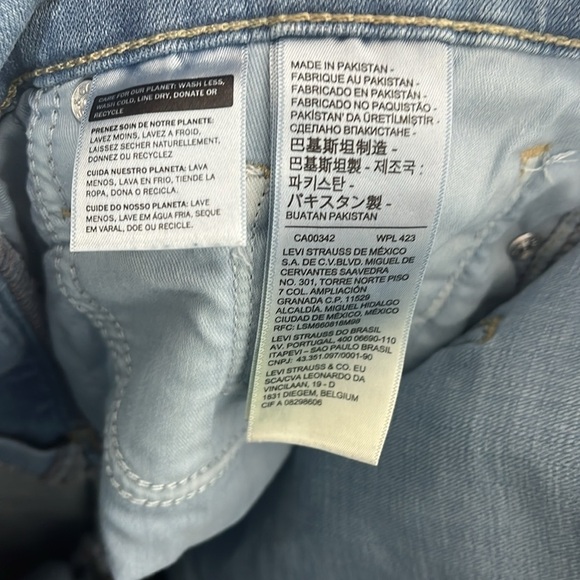 Levi's 311 Shaping Skinny Light Wash Jeans Women Size 27 BLEMISH - Picture 9 of 9
